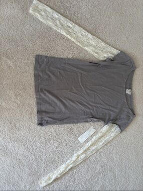 Urban Outfitters Gray Tee with Cream Lace Sleeves